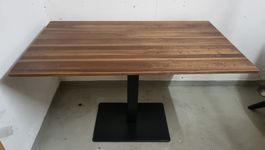 Tisch Nussbaum