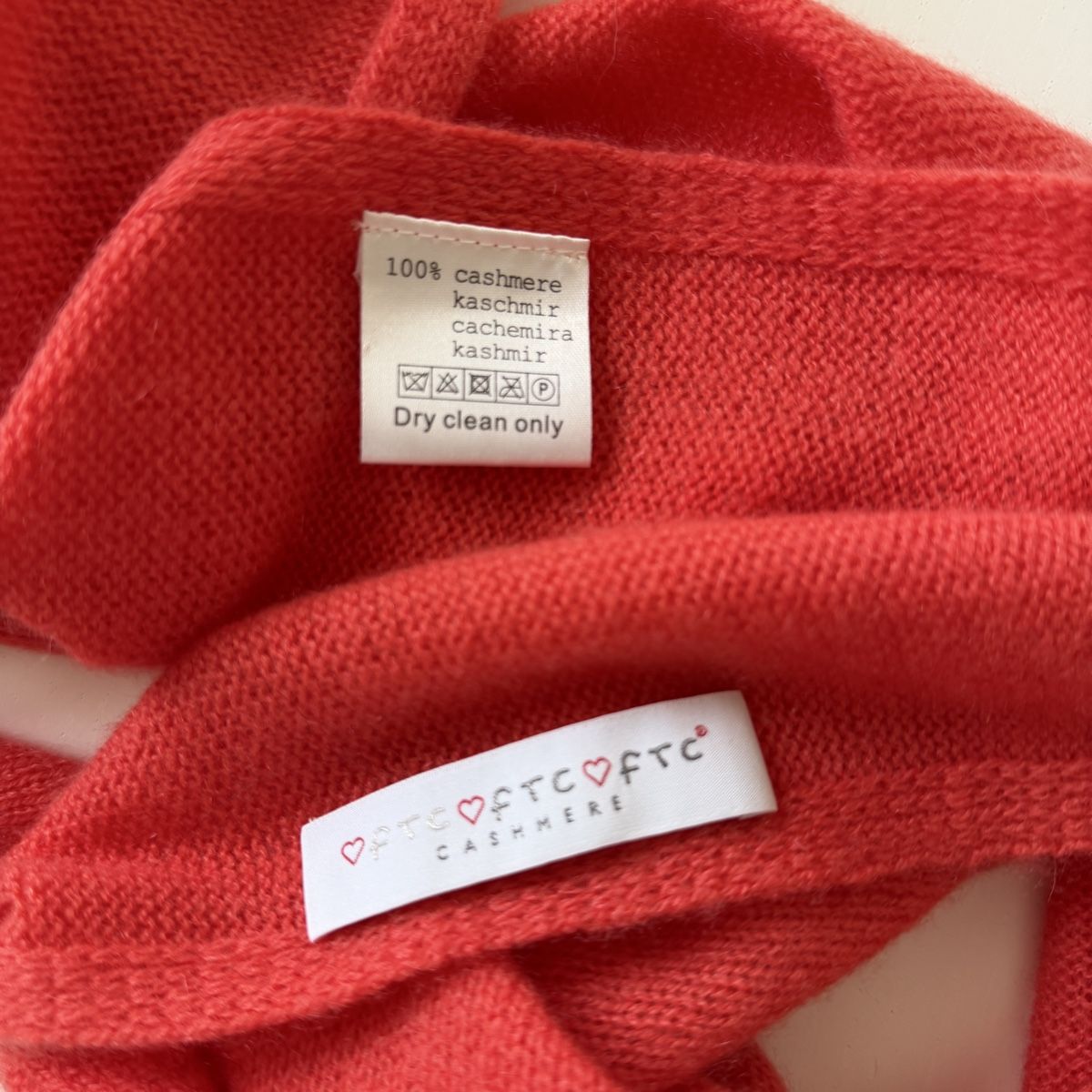 FTC Foulard & Sciarpe: FTC New Cashmere Scarf – Nuovo (secondo la descrizione) da Emmen venduto da Colette-Juliette 4