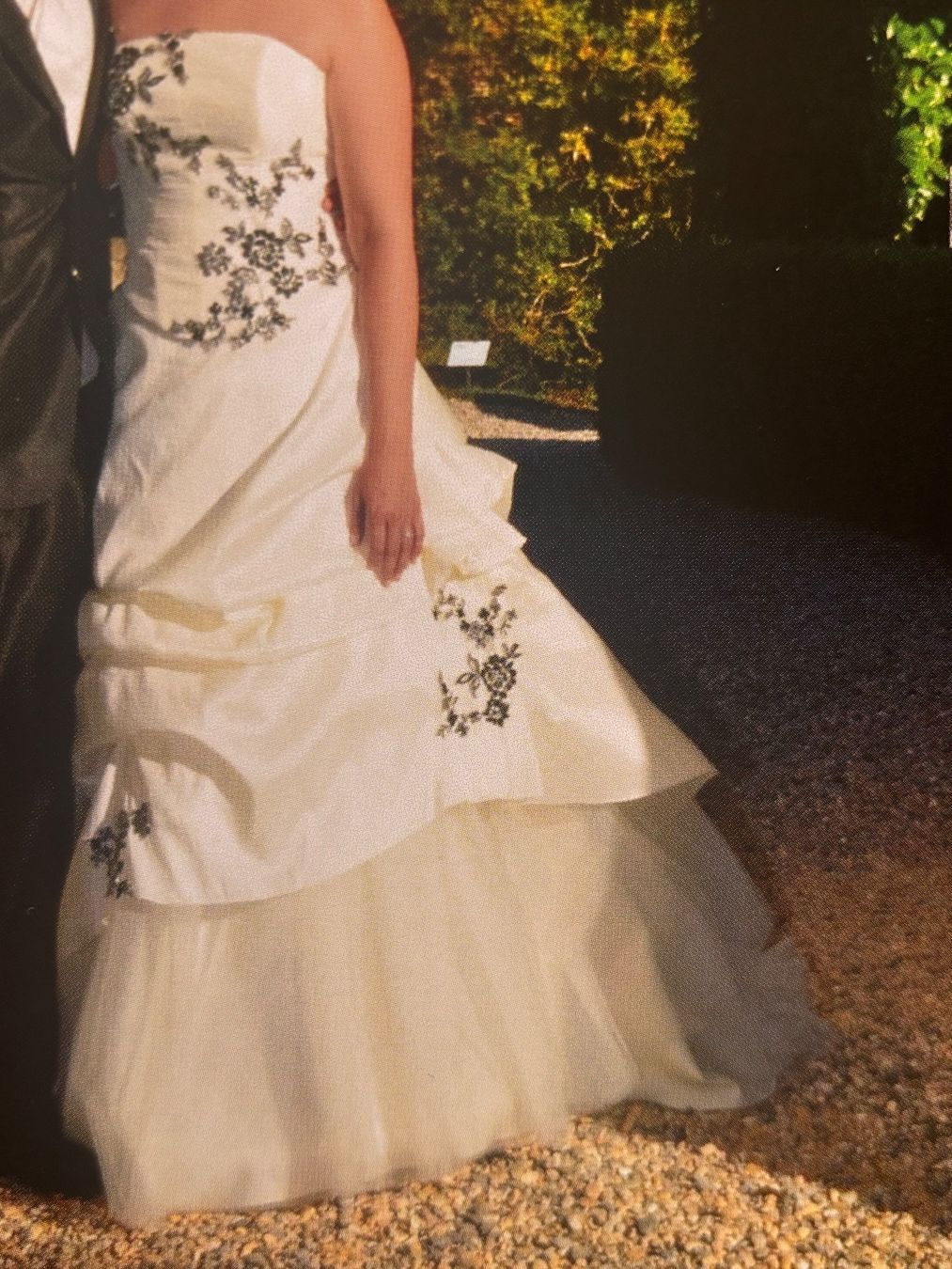 Kleider: Robe de mariée blanche & broderies noires – Gebraucht aus Lausanne von mel2dreams 4