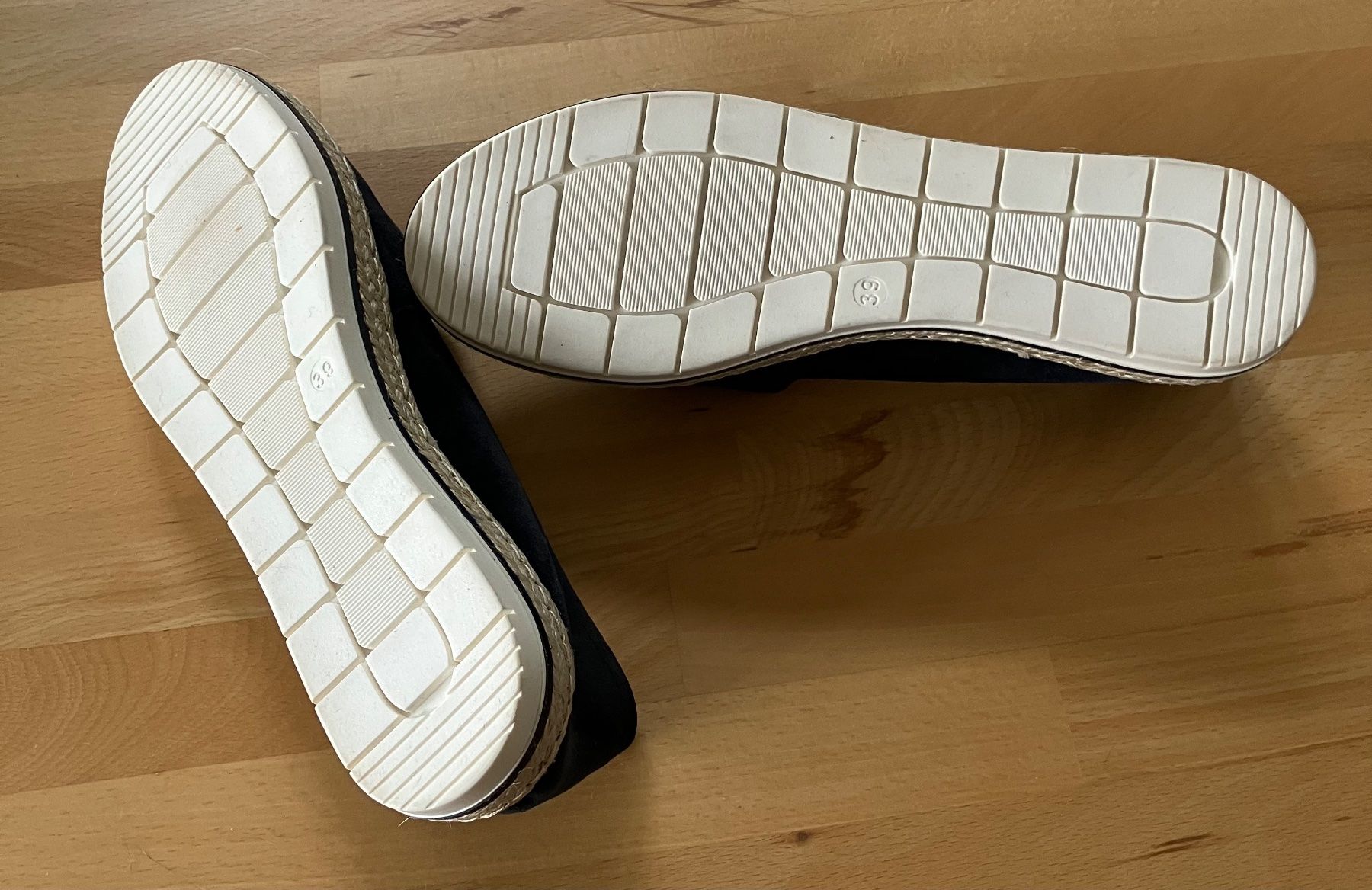 Scarpe da donna: Schöne Wildleder Sommerschuhe,  Gr. 39, neuwertig! – Nuovo (secondo la descrizione) da Olten venduto da Dickbrave 5