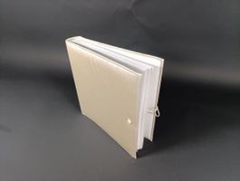 WH Smith album photo blanc