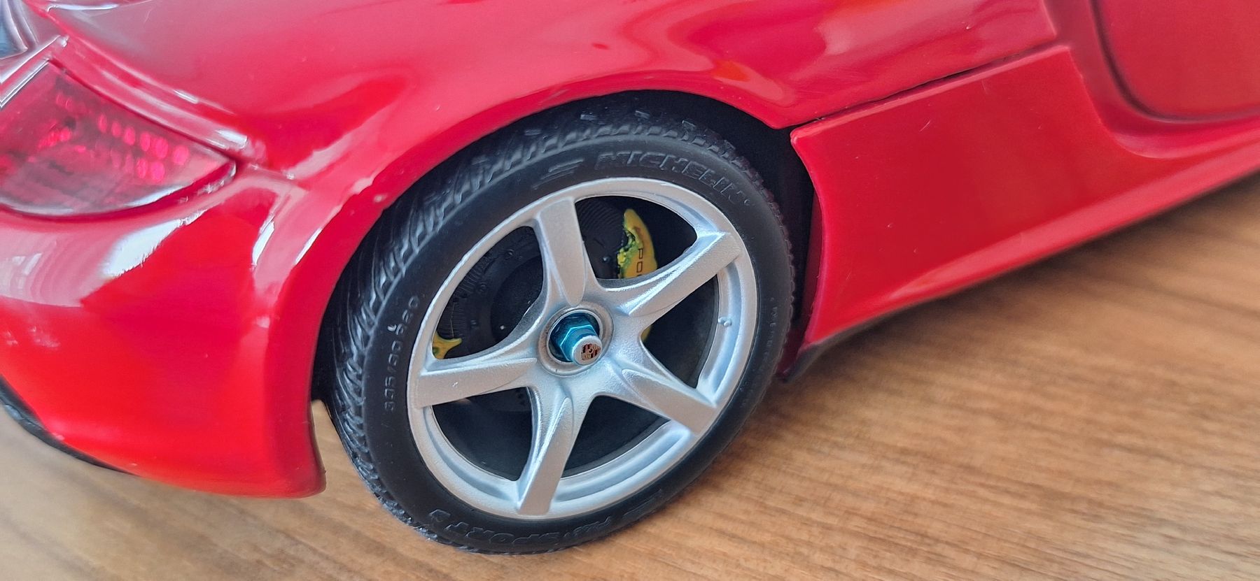 Carrera Voitures modèles: Poesche Carrera GT 1:18 – Neuf avec emballage d'origine à Brugg AG par bacbac5757 6