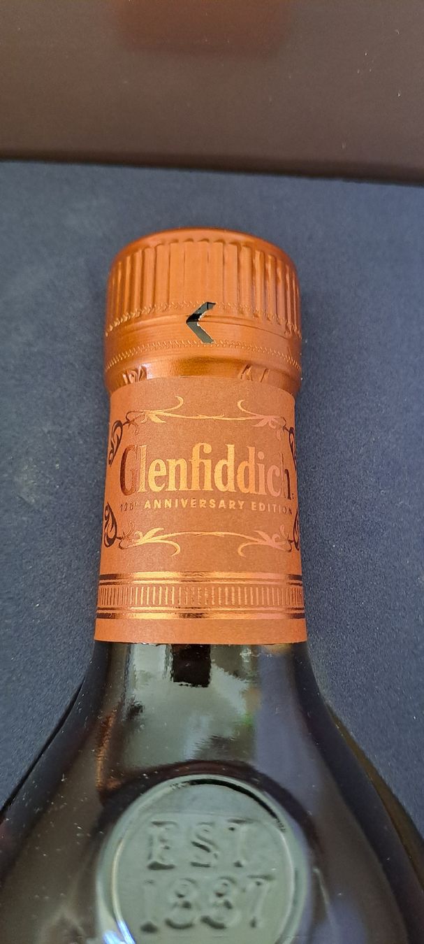Glenfiddich Spiritueux: Glenfiddich 125 Anniversary Edition limitée. Neuf. – Neuf avec emballage d'origine à Les Brenets par Galen25 5
