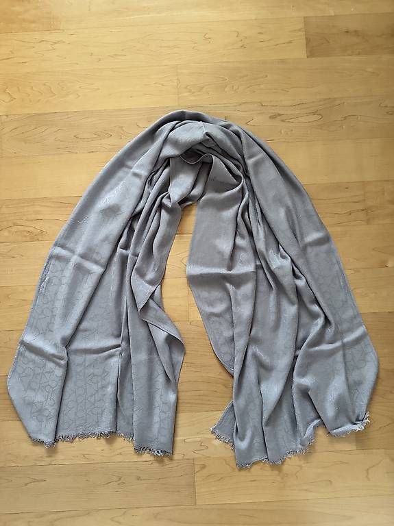 Foulards & écharpes: Calvin Klein light scarf  – D'occasion à Affoltern am Albis par mat_vrk7