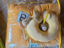 Set aus Krabbeldecke und Nackenkissen