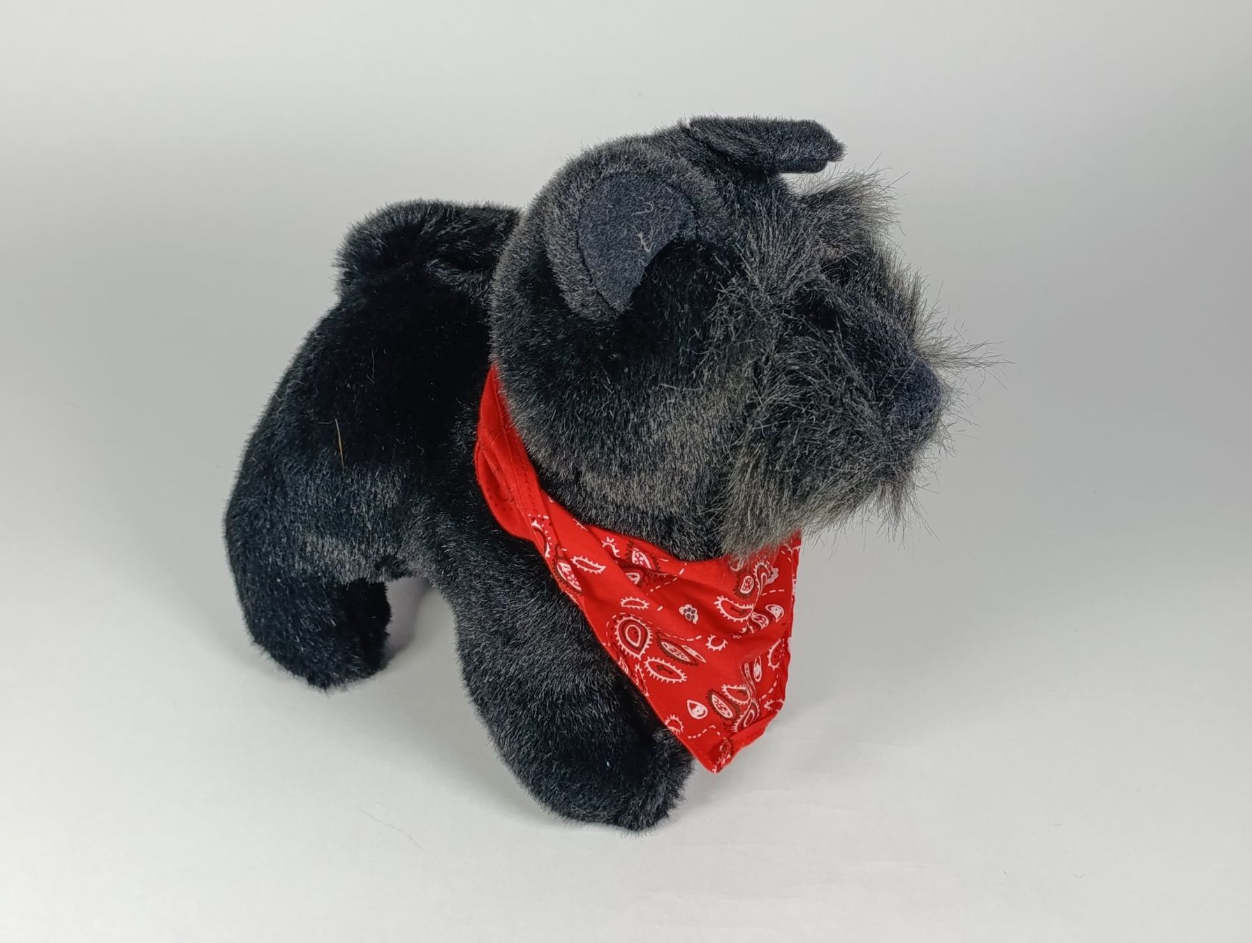 Giocattoli: Chien noir en peluche – Usato da Thielle venduto da Plusvalue_Neuchatel 1