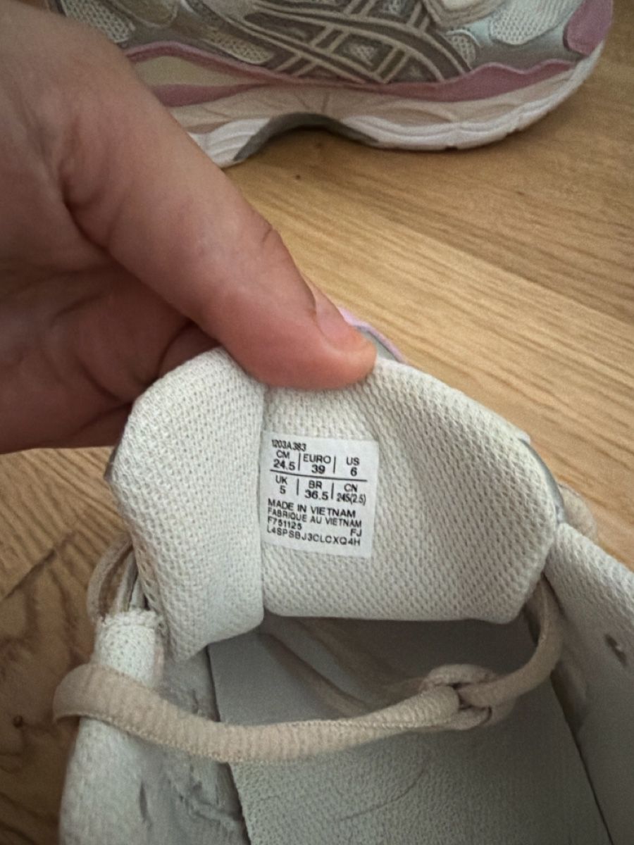Asics Scarpe da uomo: asics gel new york – Nuovo (secondo la descrizione) da Carouge GE venduto da goi_krq7 1