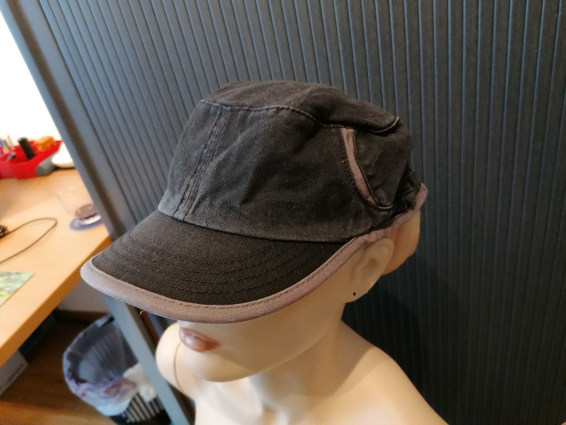 Altro in  Abbigliamento & Accessori: Cap schwarz-grau – Usato da Muri AG venduto da goodmood17 3