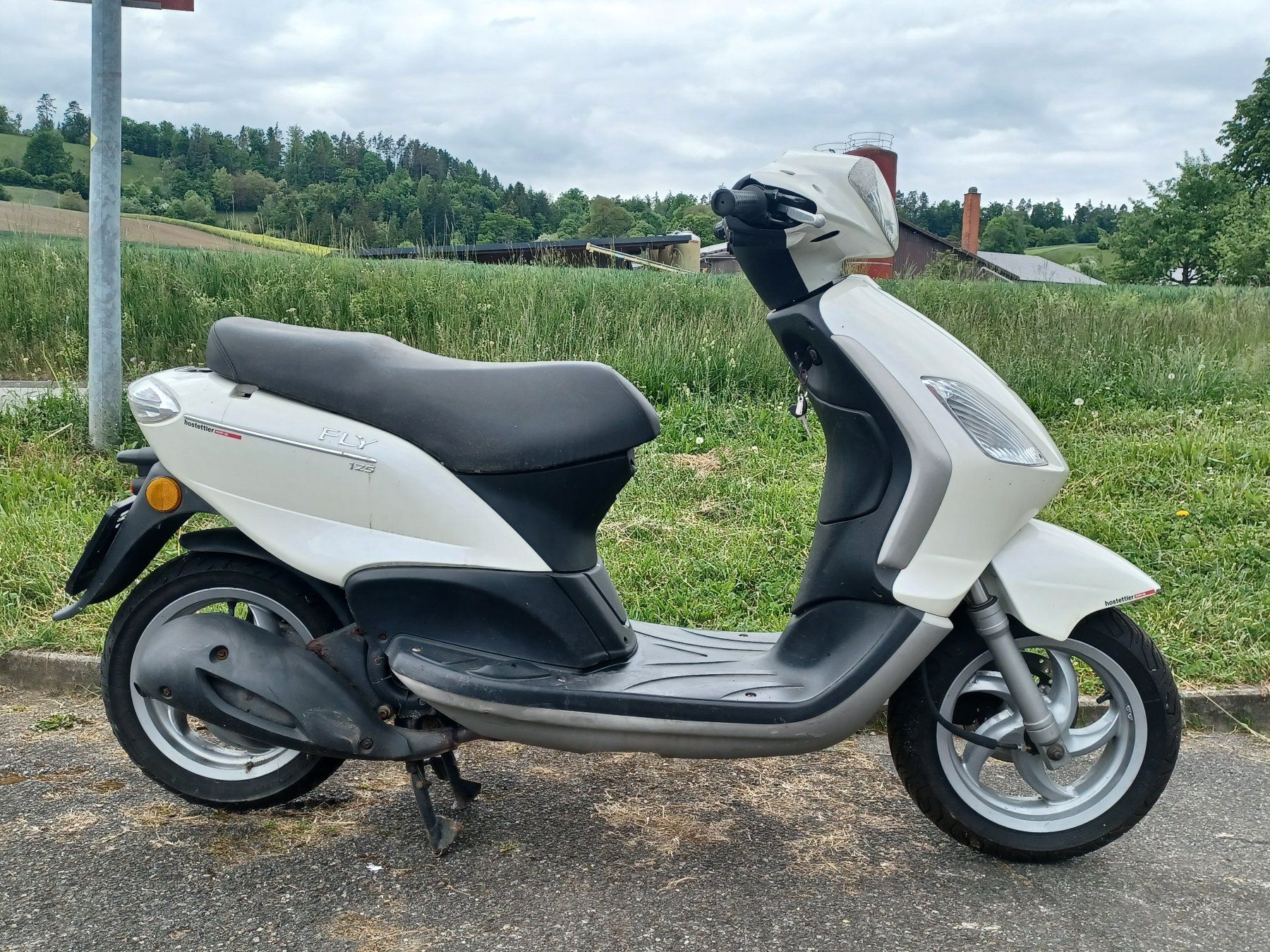 Piaggio Scooters: Piaggio Fly 125 ccm Roller Scooter                ab 1 Fr.- – Gebraucht aus Schleitheim von  2