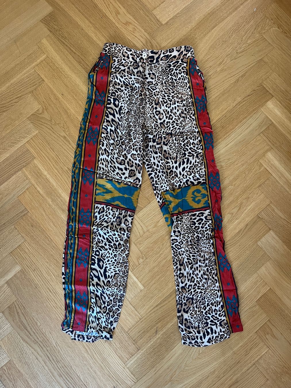 Lots de vêtements: Leoparden Set Hemd & Hose – D'occasion à Zürich par bretxo 5