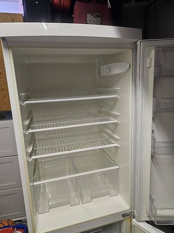 Kühlschrank: Frigorifero Ikea con congelatore  – Gebraucht aus Viganello von HaniHela 2