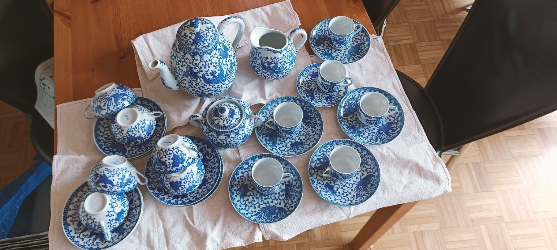 Set di piatti: Set tazzine e caffettiera blu e bianche con fenice . Japan  – Usato da Lugano venduto da ycd_rv8h 1