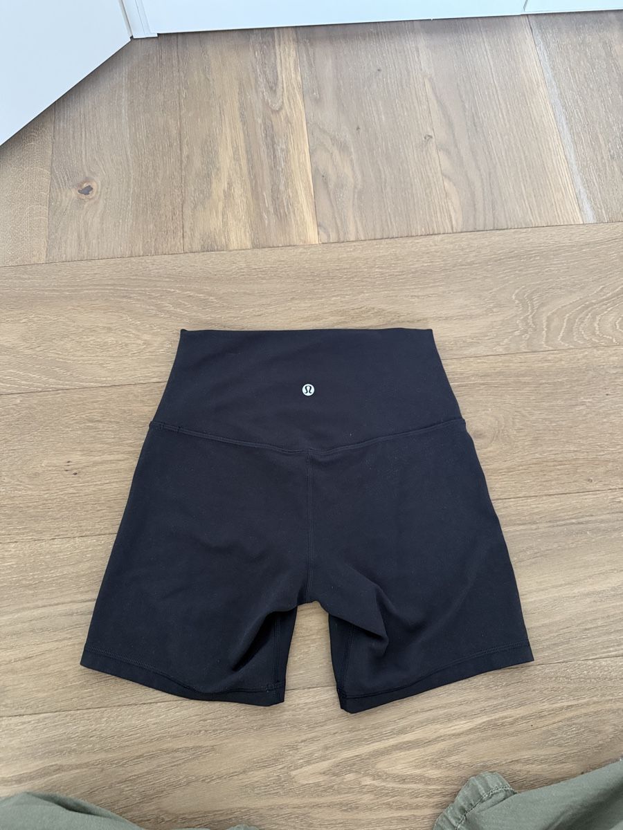 Lululemon Leggings: Lululemon Shorts S neu – Neuf (Voir description) à Gümligen par kleiderschrankbe6 1