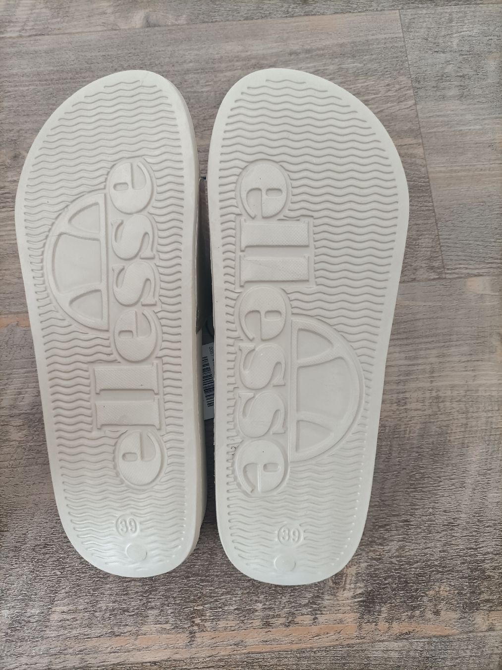 Ellesse Scarpe da donna: Badeschuhe Ellesse Damen Grösse 39 neu – Nuovo e nell'imballaggio originale da Egnach venduto da TTLL 1
