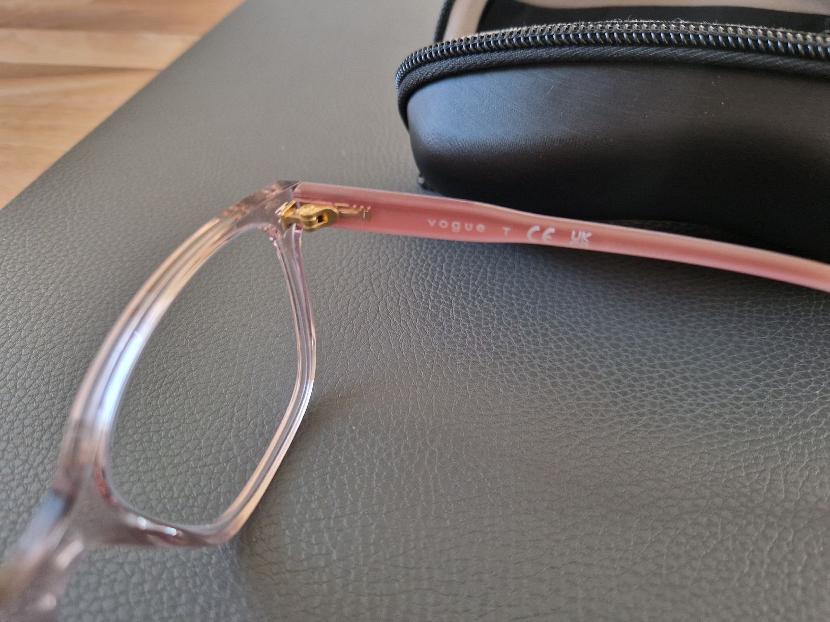 Vogue Brillen & Gläser: Brille Vogue mit Korrektur – Gebraucht aus Lyss von katelisa 1