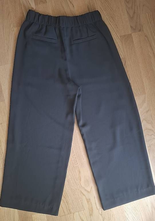 H&M Pantaloni: grüne Stoffhosen lang | S/38 – Nuovo (secondo la descrizione) da Lyss venduto da saariinaa 1