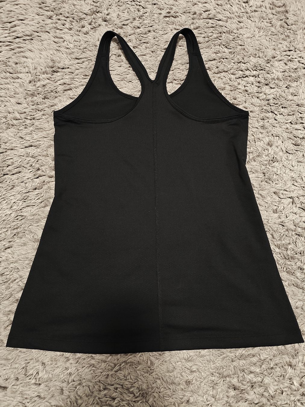 Under Armour Tops: Under Armour Tank Top – D'occasion à Pieterlen par Saemelili 2