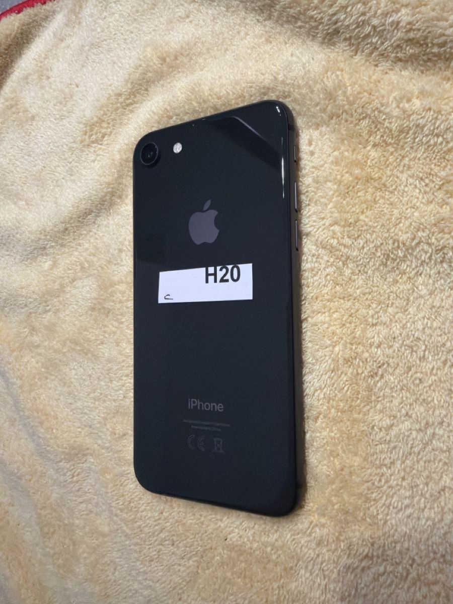 Apple Telefoni cellulari / Smartphones: iPhone 8 / 64Gb / Schwarz/ H20 – Usato da Arbon venduto da BaX_94 1