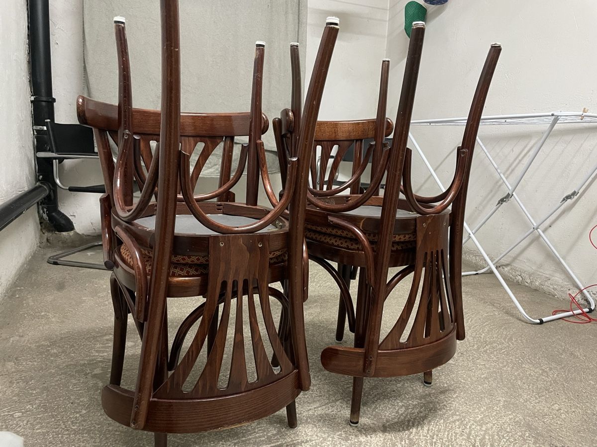Stühle: 4 Holzstühle mit Sitzpolster – Gebraucht aus Bern von lea_k76q 1