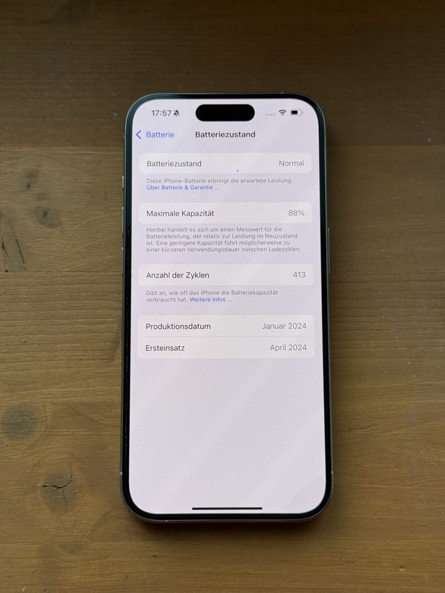 Apple Handys / Smartphones: Iphone 15 Pro, 256 GB – Gebraucht aus Wattwil von pho_d6mm 1