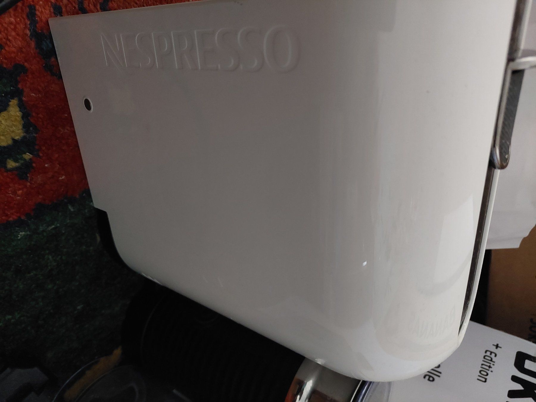 Nespresso Macchine per caffè & Macchine per espresso: machine a cafe Nespresso  lait mousseux et support capsules – Nuovo (secondo la descrizione) da Lausanne venduto da Thy19 2