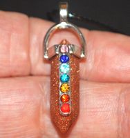 Halskette D-916 – Säule Goldener Sandstein 7 Chakra