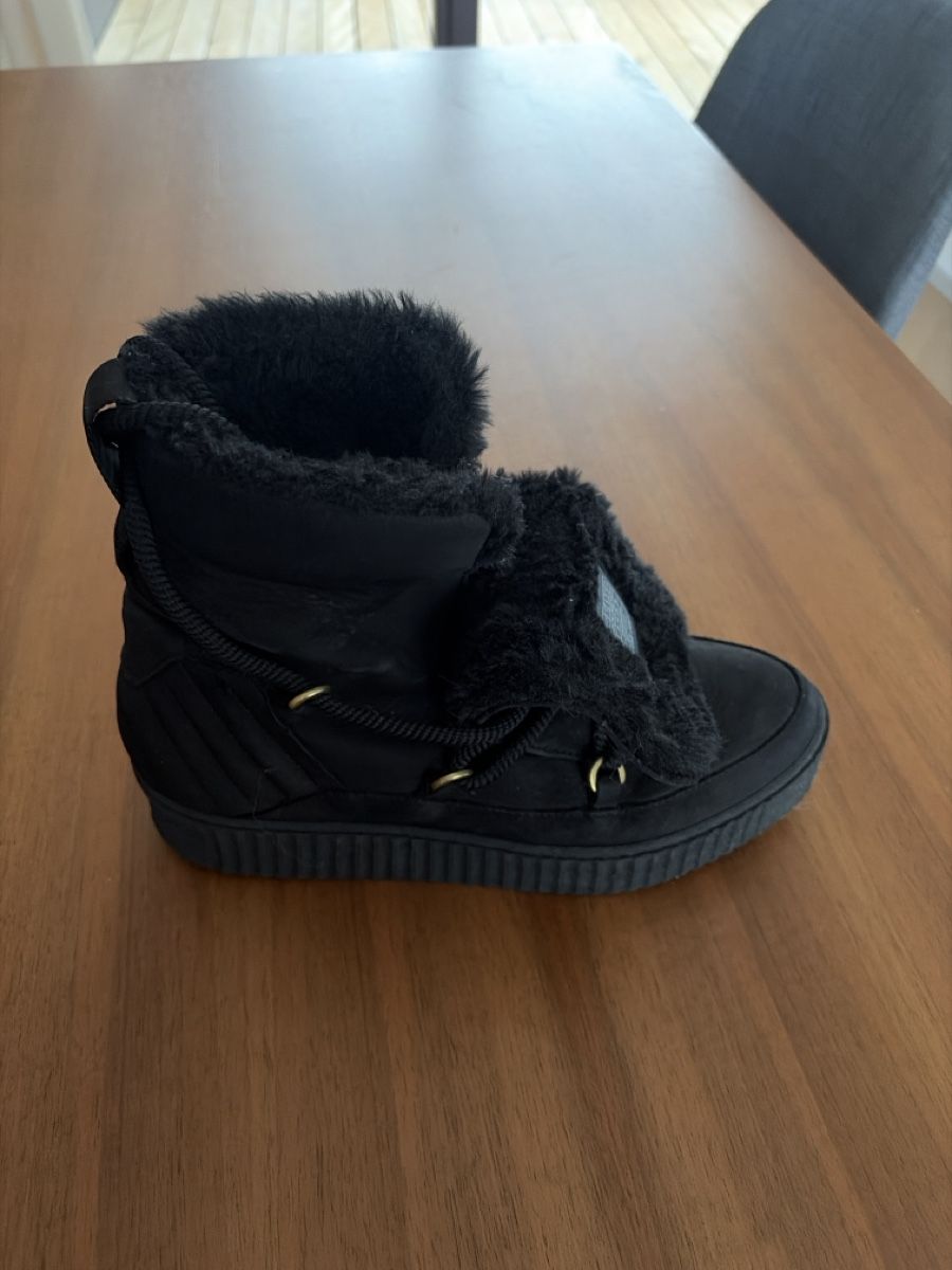 Tommy Hilfiger Scarpe da donna: Schwarze Winterstiefel – Nuovo (secondo la descrizione) da Dietikon venduto da me9_mh2j 1