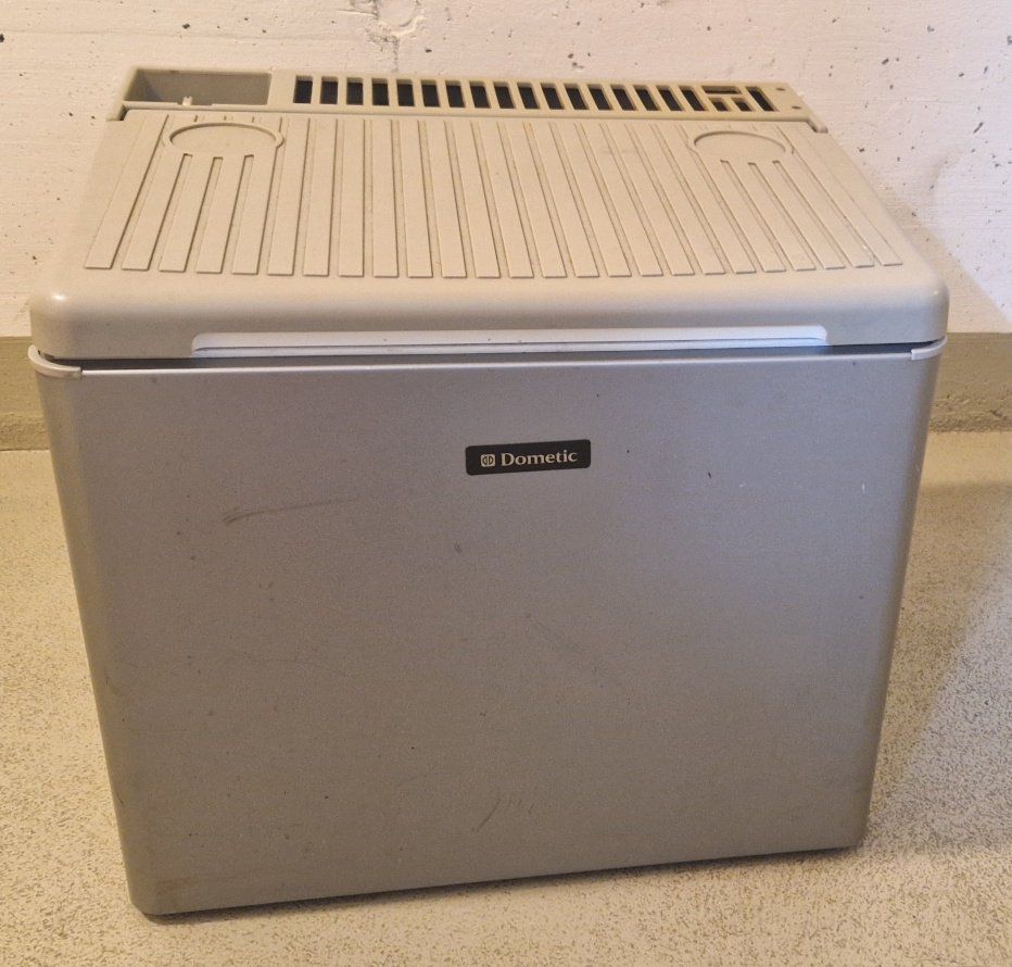 Dometic Kühlschränke & Kühlen: Dometic Absorber Kühlbox – Gebraucht aus Stans von Stockema