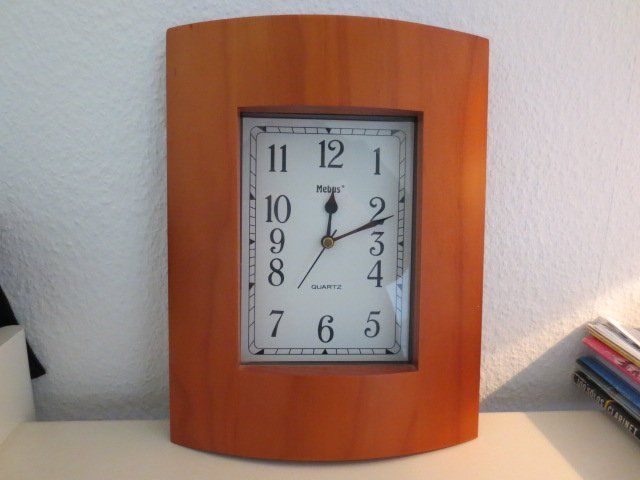 Orologi da terra & Orologi da parete: Quartz-Uhr "Mebus" mit Holzrahmen – Usato da Basel venduto da Christallina