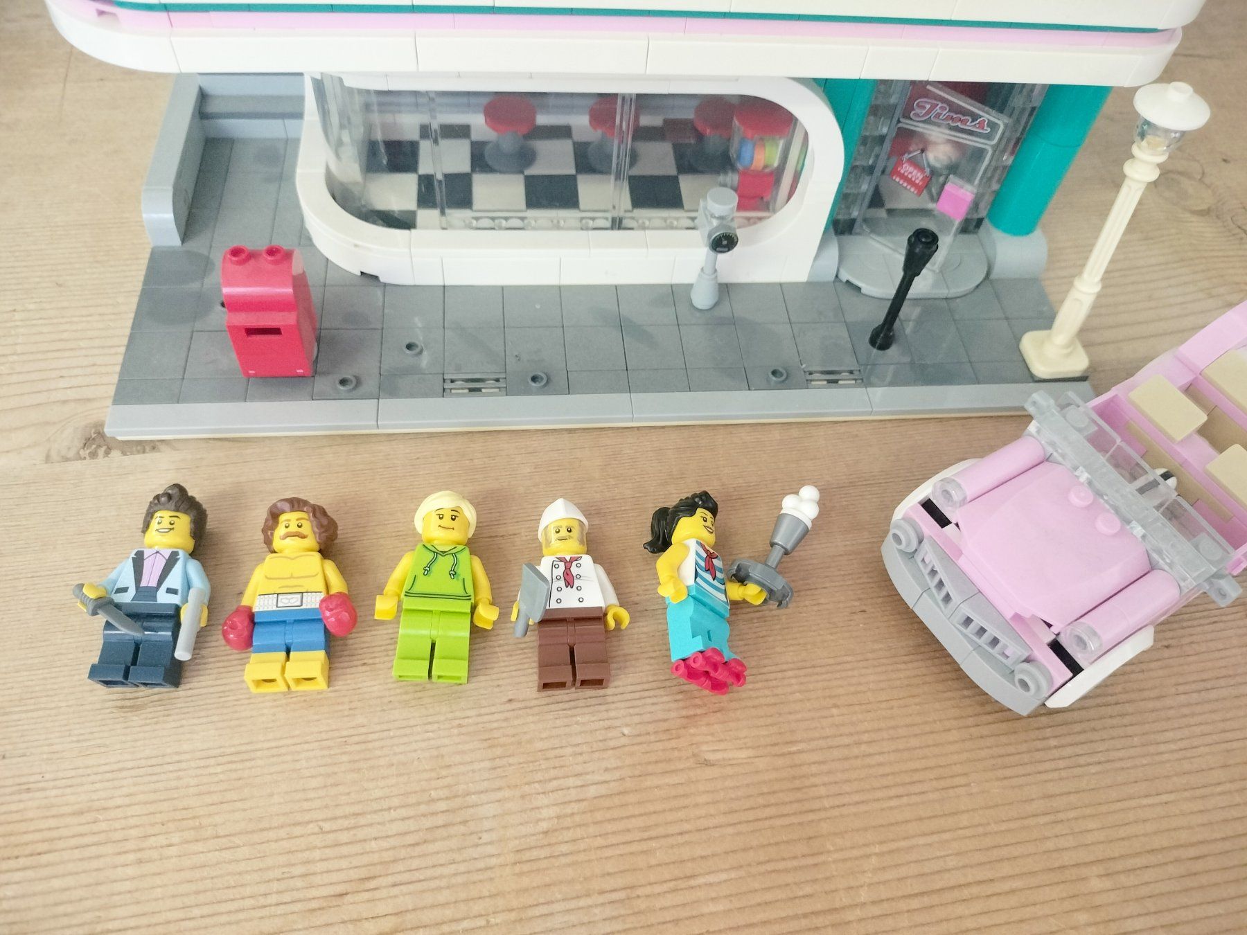 Lego Spielzeuge: Lego Creator Expert 10260 American Diner Modular ab 1.- – Gebraucht aus Wil SG von RoyalBricks 1