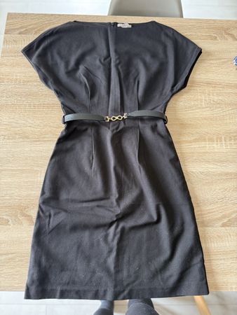 Robe noire simple avec ceinture, taille XS