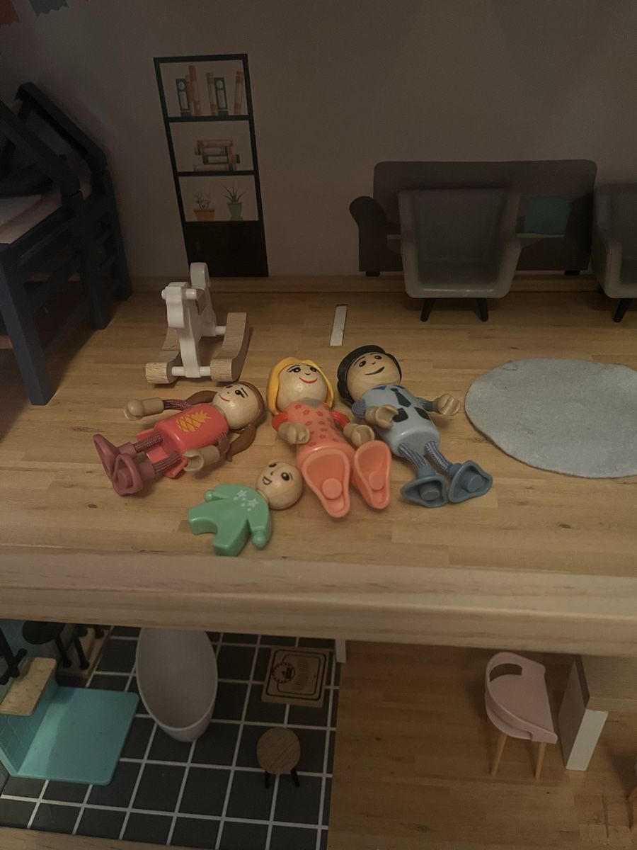 Puppenhäuser & -möbel: Puppenhaus – Gebraucht aus Belp von stephika 3