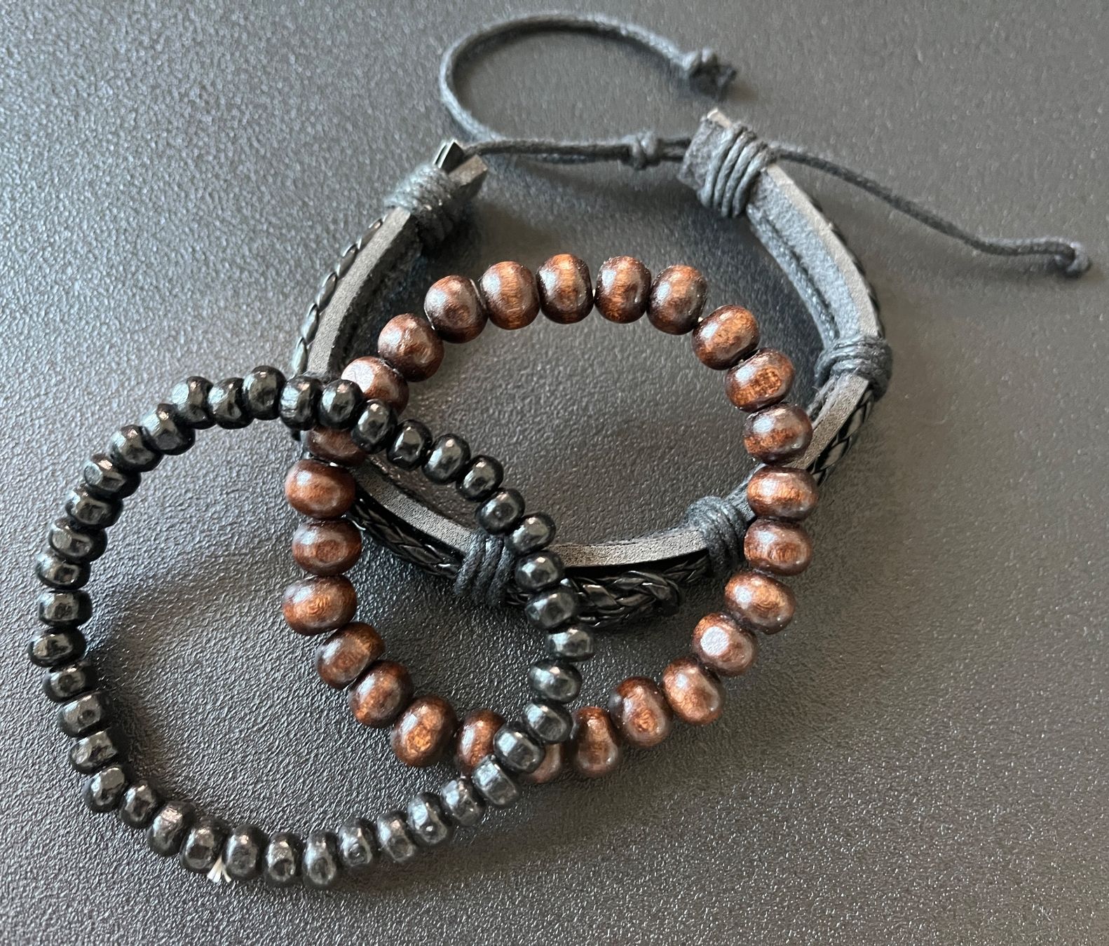 Armbänder & -reifen: Armband - Set Leder mit Rocailles Holzperlen – Gebraucht aus St.Gallen von Marcopolo71 2