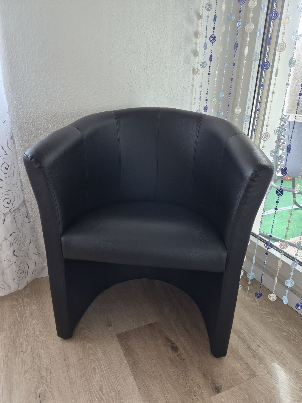Conforama Poltrone: 4 Kunstleder Sesseln – Nuovo (secondo la descrizione) da Eschenbach LU venduto da Gismo910