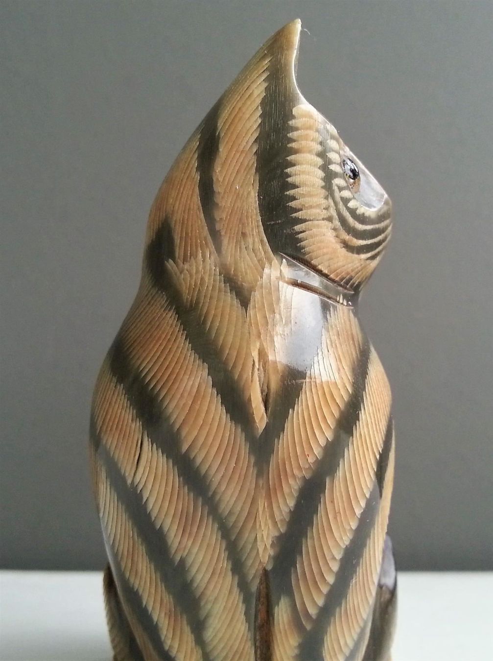 Statuette: Deko: Katze, Knochen handgeschnitzt, H=8.4cm – Usato da Oberriet SG venduto da ganesh435 8