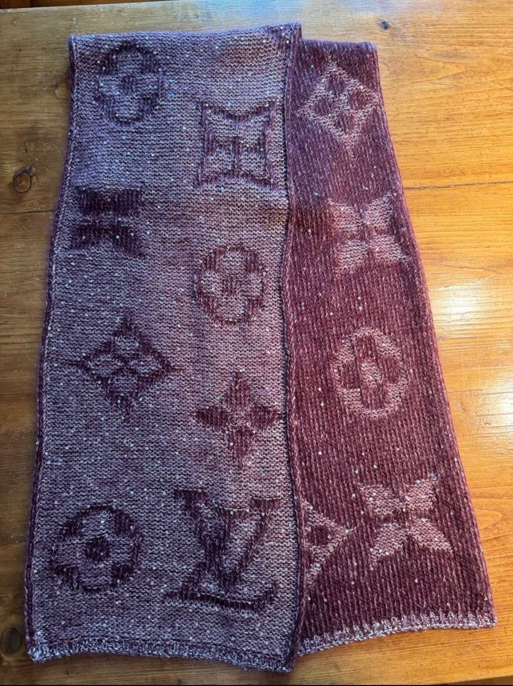 Louis Vuitton Foulard & Sciarpe: Original Louis Vuitton Schal mit Mütze – Usato da Weinfelden venduto da Caro_rue 2
