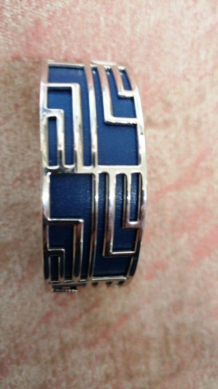 Bracciali & Braccialetti: schöner Armreif /Modeschmuck – Usato da Grächen venduto da Hel7890