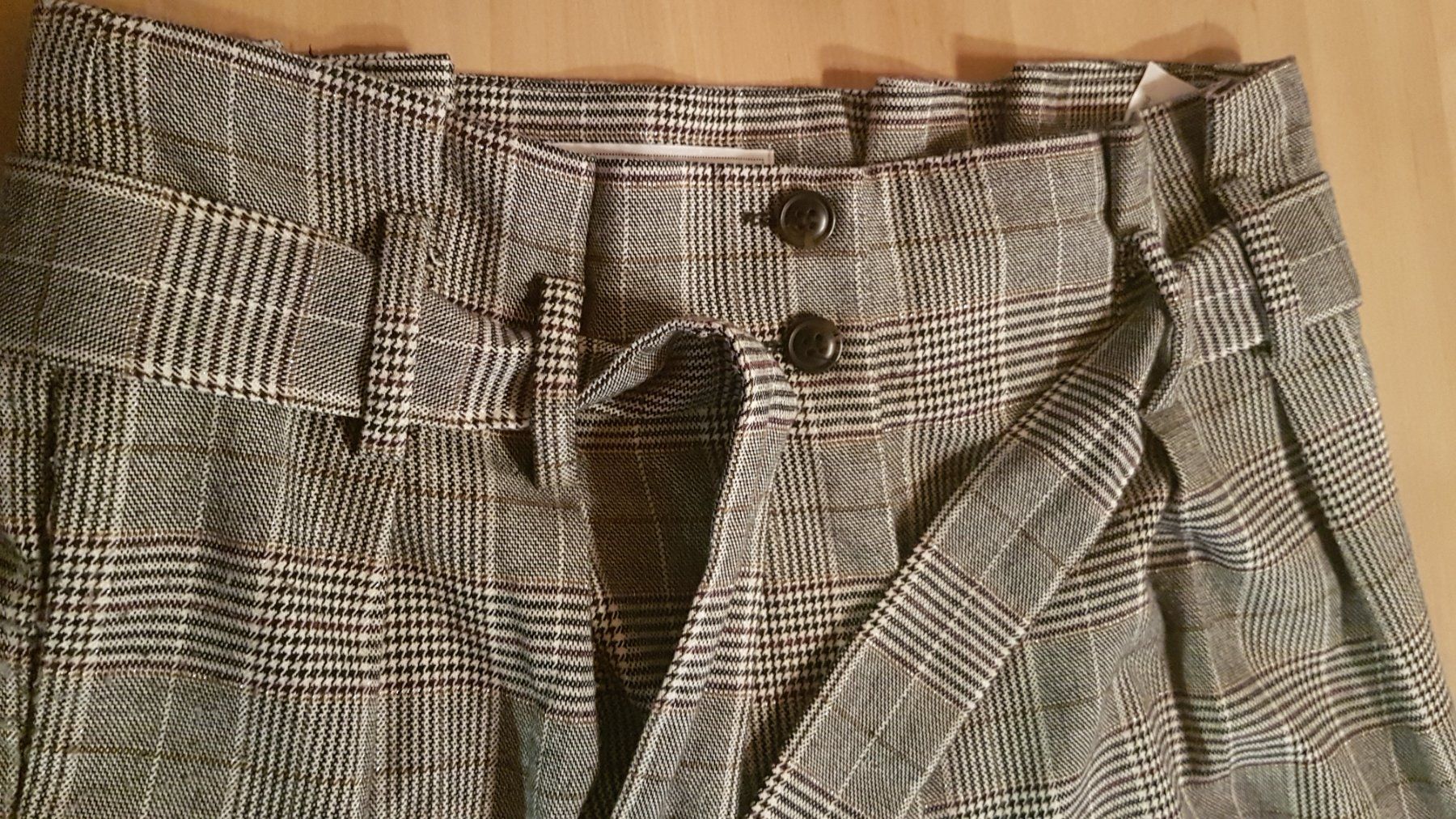 Promod Pantaloni: Pantalon taille 34 marque Promod – Usato da Villiers venduto da san_jn5w