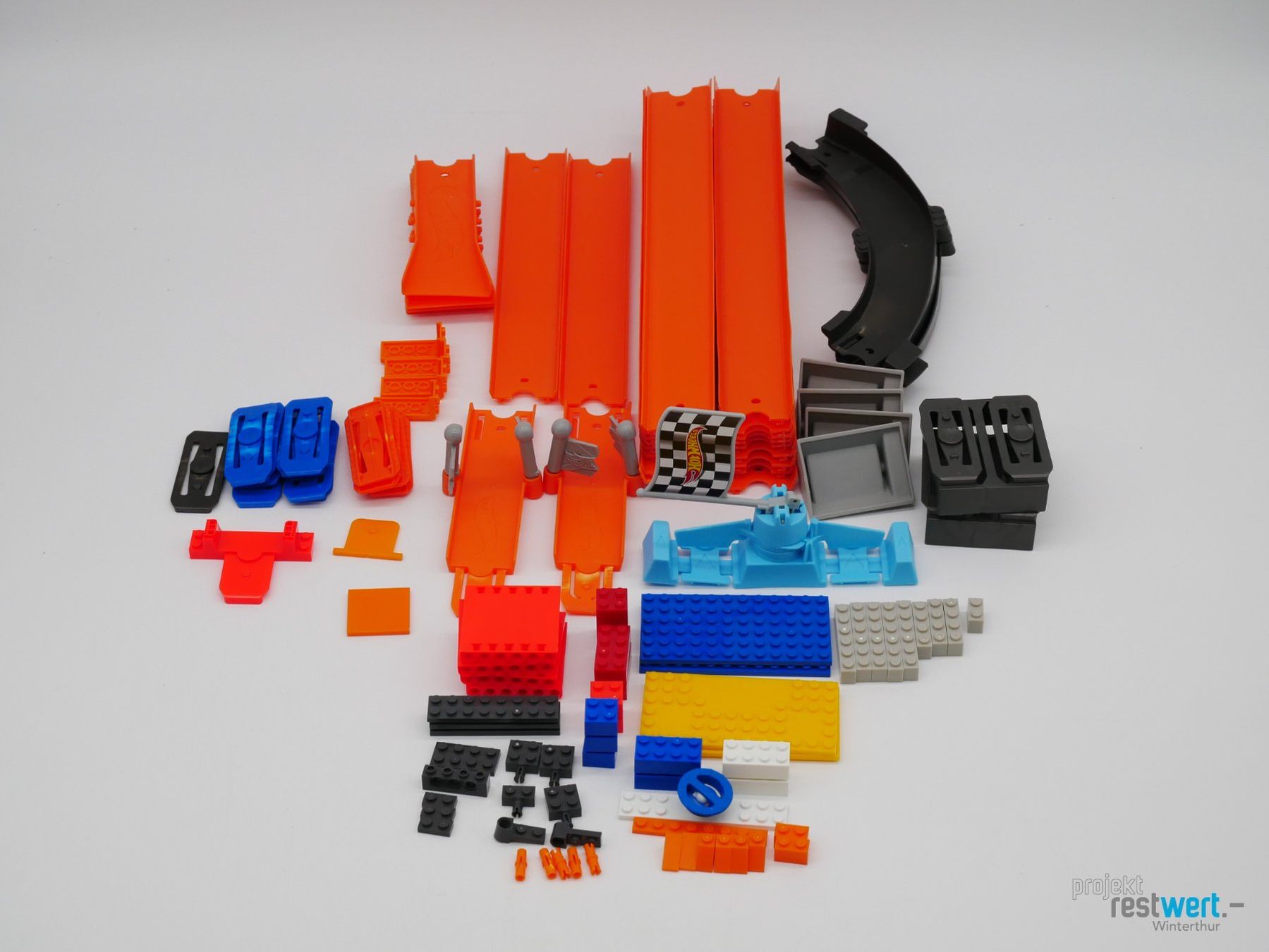 Hot Wheels Giocattoli: HOT WHEELS Track Builder Set – Usato da Winterthur venduto da Restwert_Winterthur 2