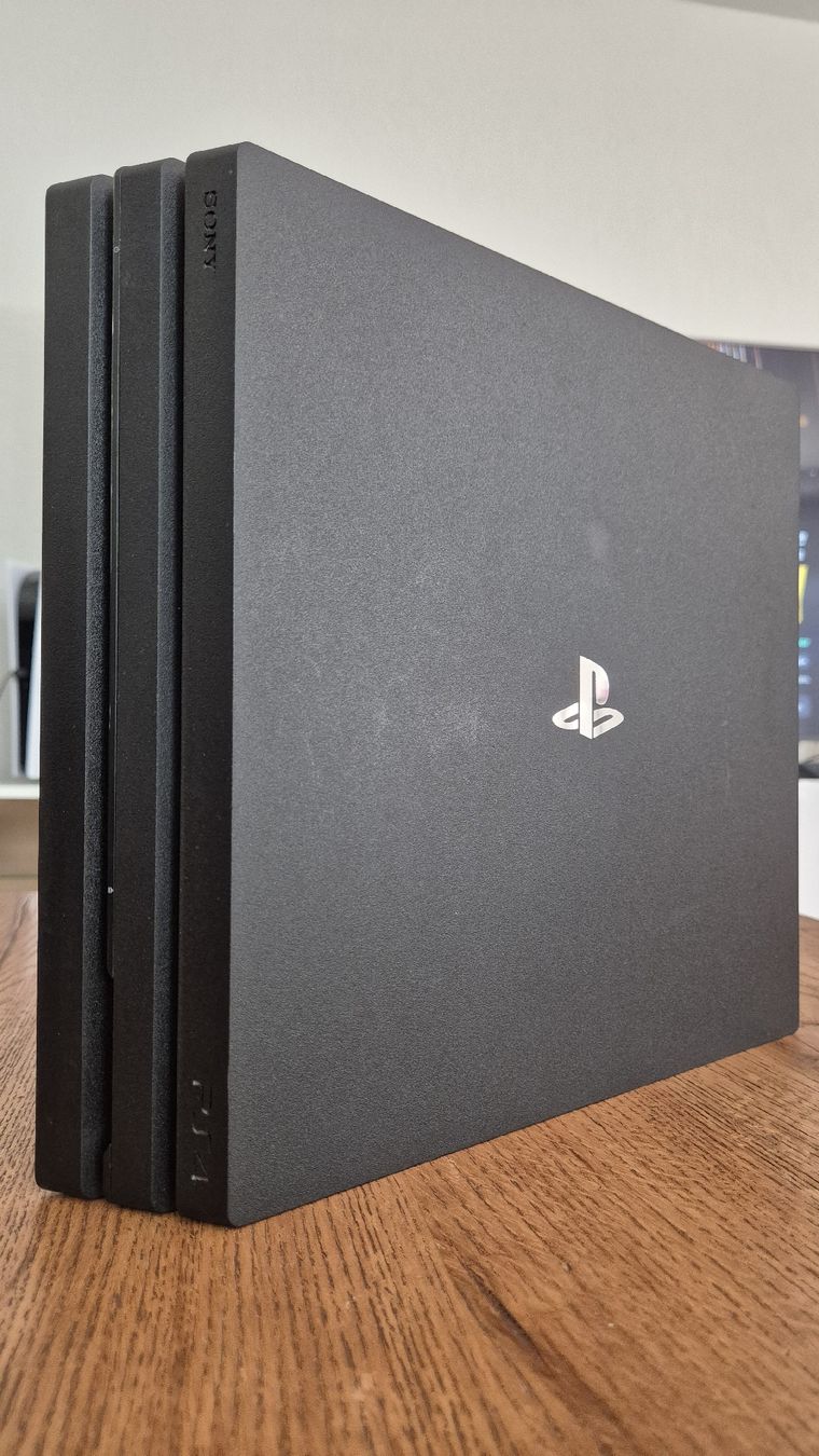 Sony Console: Sony PlayStation 4 Pro – Usato da Au SG venduto da KonsoleWerk 2