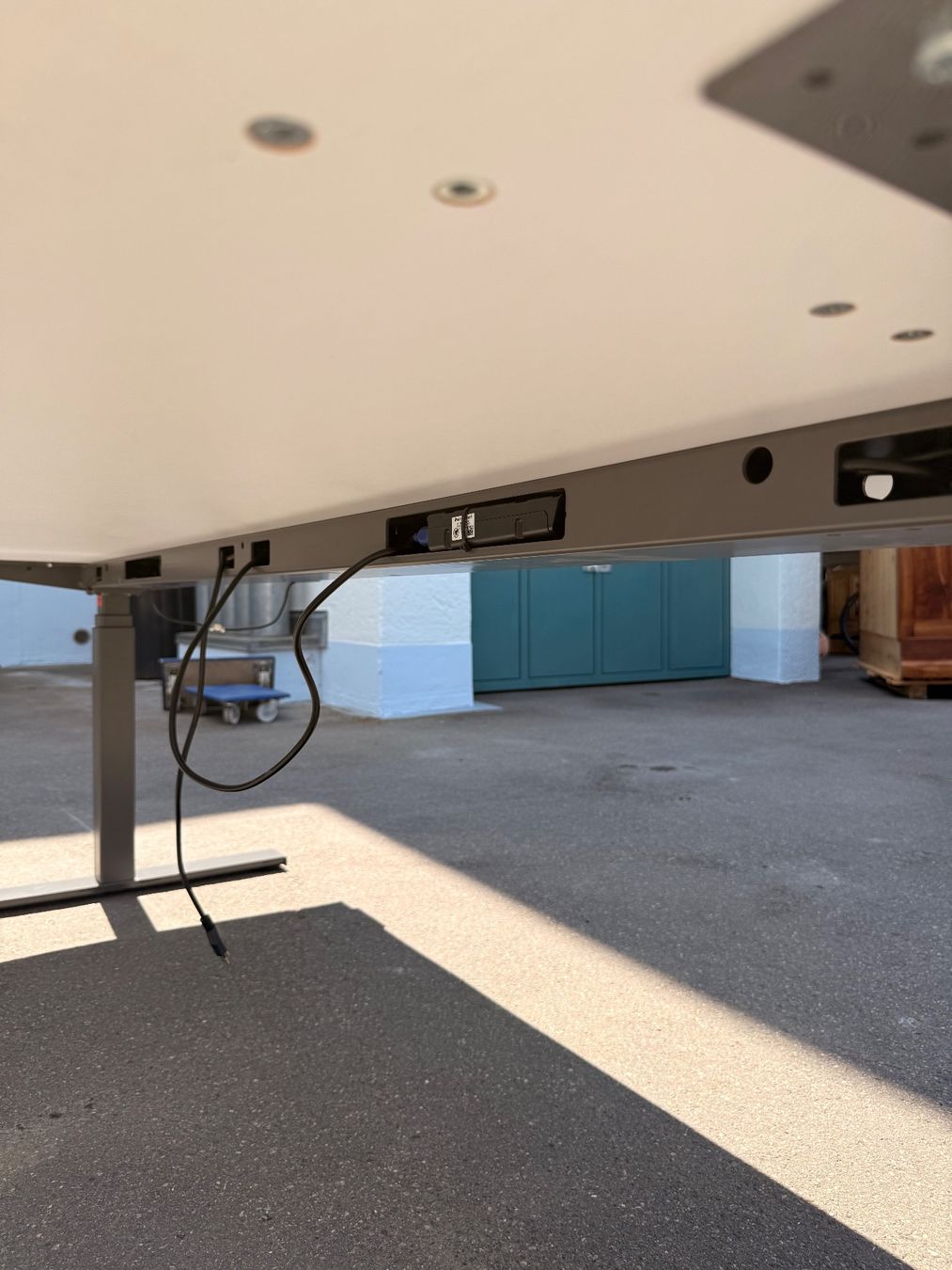 Tische: Höhenverstellbarer Tisch – Gebraucht aus Uster von smartworker 5