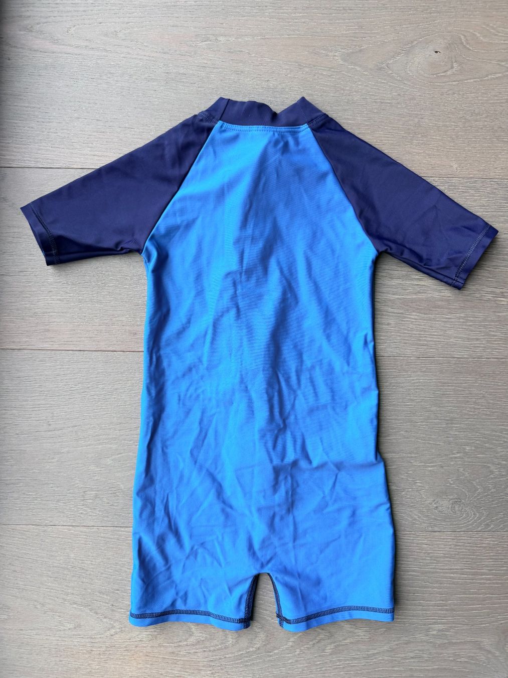 Petit Bateau Costumi da bagno: Combinaison anti-uv garçon - Petit Bateau – Usato da Delémont venduto da Nomis22 6