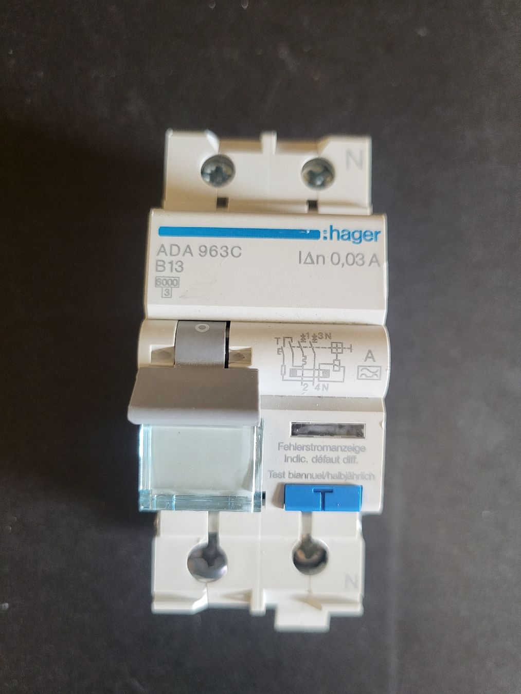 Interruttori: Hager FILS B13A, 30mA – Usato da Alpnach Dorf venduto da str_jdw2