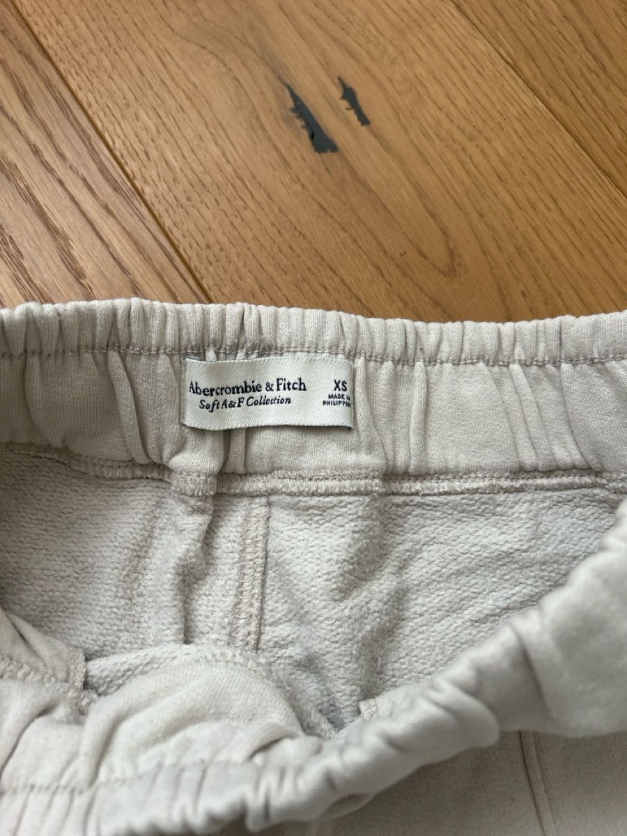 Abercrombie Pantaloni: Trainerhose Abercrombie Gr.XS – Usato da Fraubrunnen venduto da alne777 1