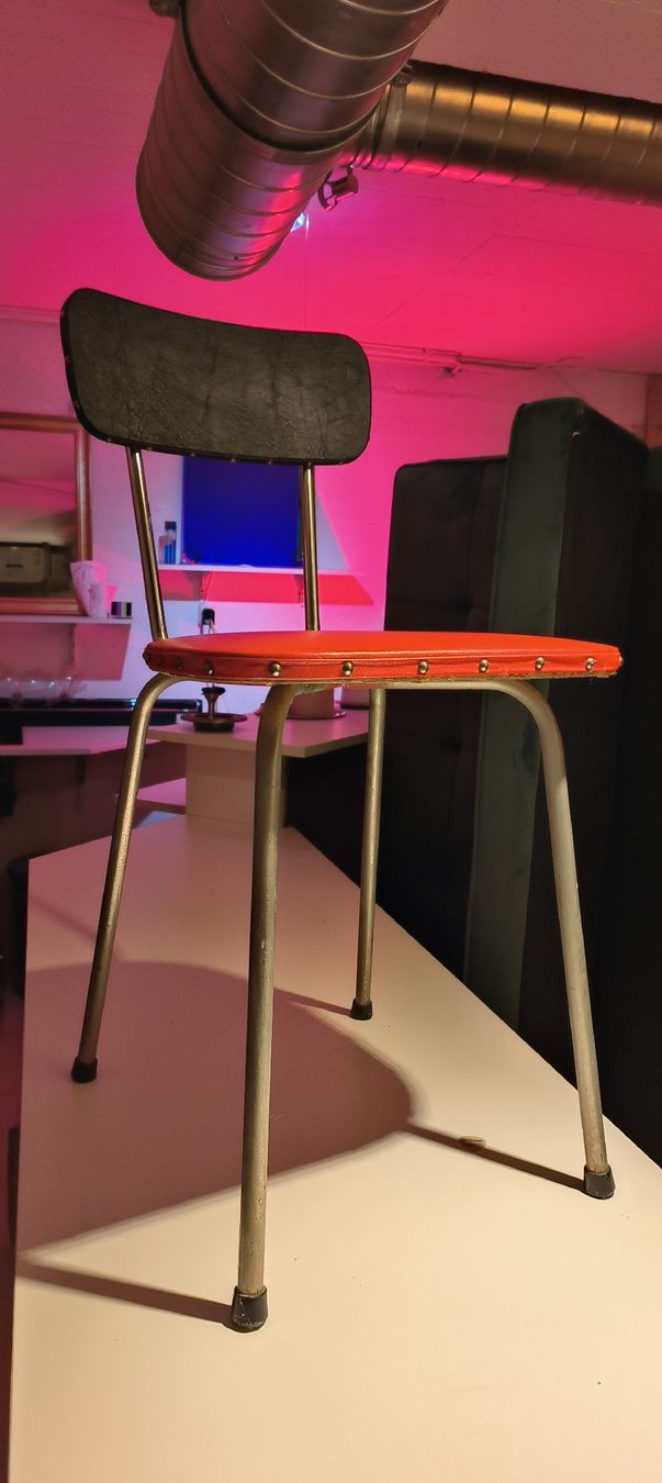 Stühle: Vintage Stuhl – Gebraucht aus Wädenswil von M_Gee
