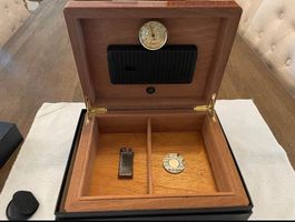 Cave à cigares Dunhill · Bois de rose · Accessoires argent i
