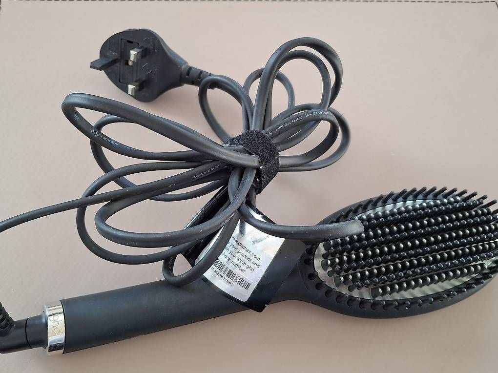 Altro per la cura dei capelli: ghd brosse lissante – Usato da St-Cergue venduto da ste_bjn2