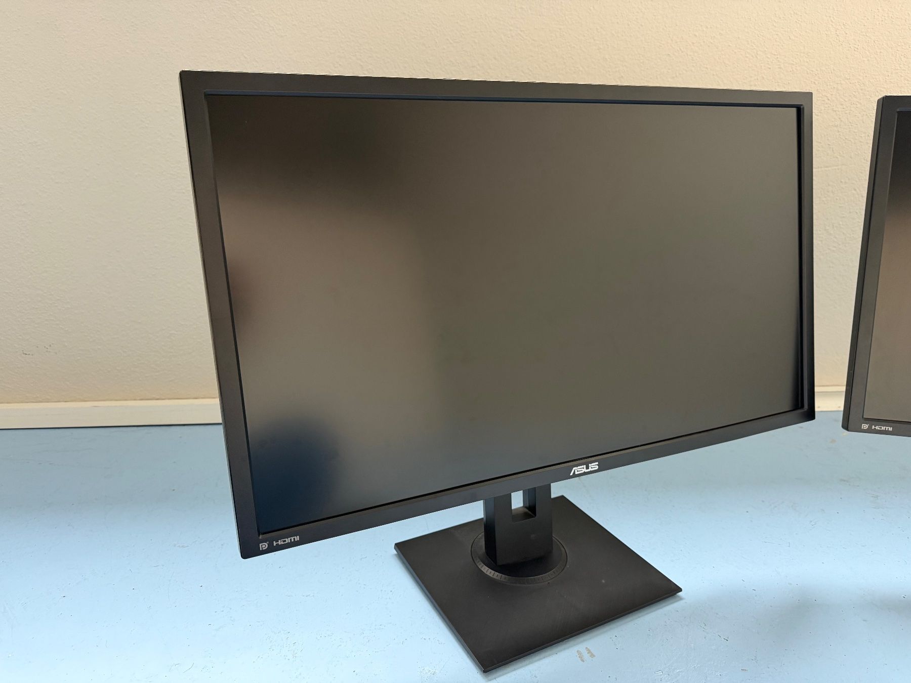 Asus Monitor: 2 ASUS Monitoren – Usato da Zürich venduto da mar_hs6l 1