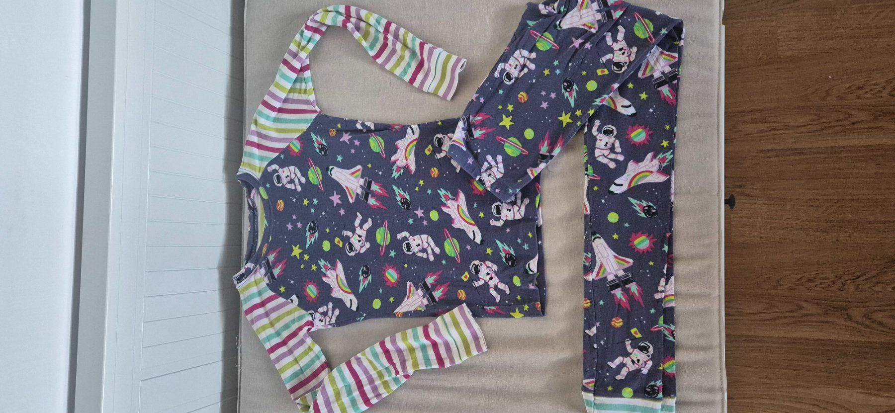 Desigual Lotti & Set di vestiti: 7 Pullover und 1 Schlafanzug Gr.134/ 152 – Usato da Wittenbach venduto da elfe77rot 7