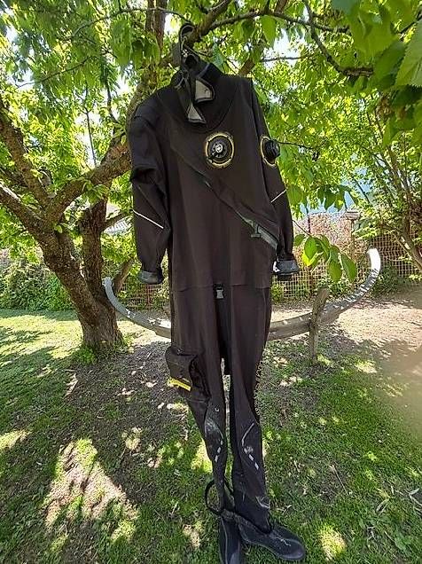 Mute per immersioni: Combi étanche complète avec sous combi – Usato da Saxon venduto da bou_fq9x